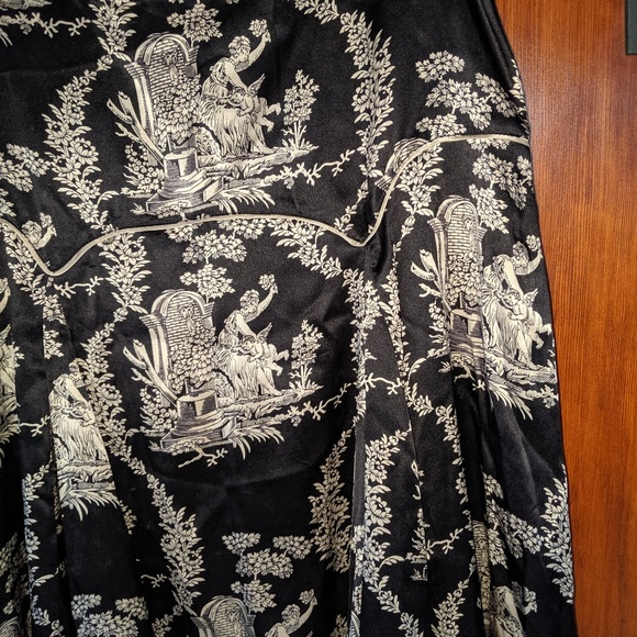 Silk Skirt - Picture 3 of 4